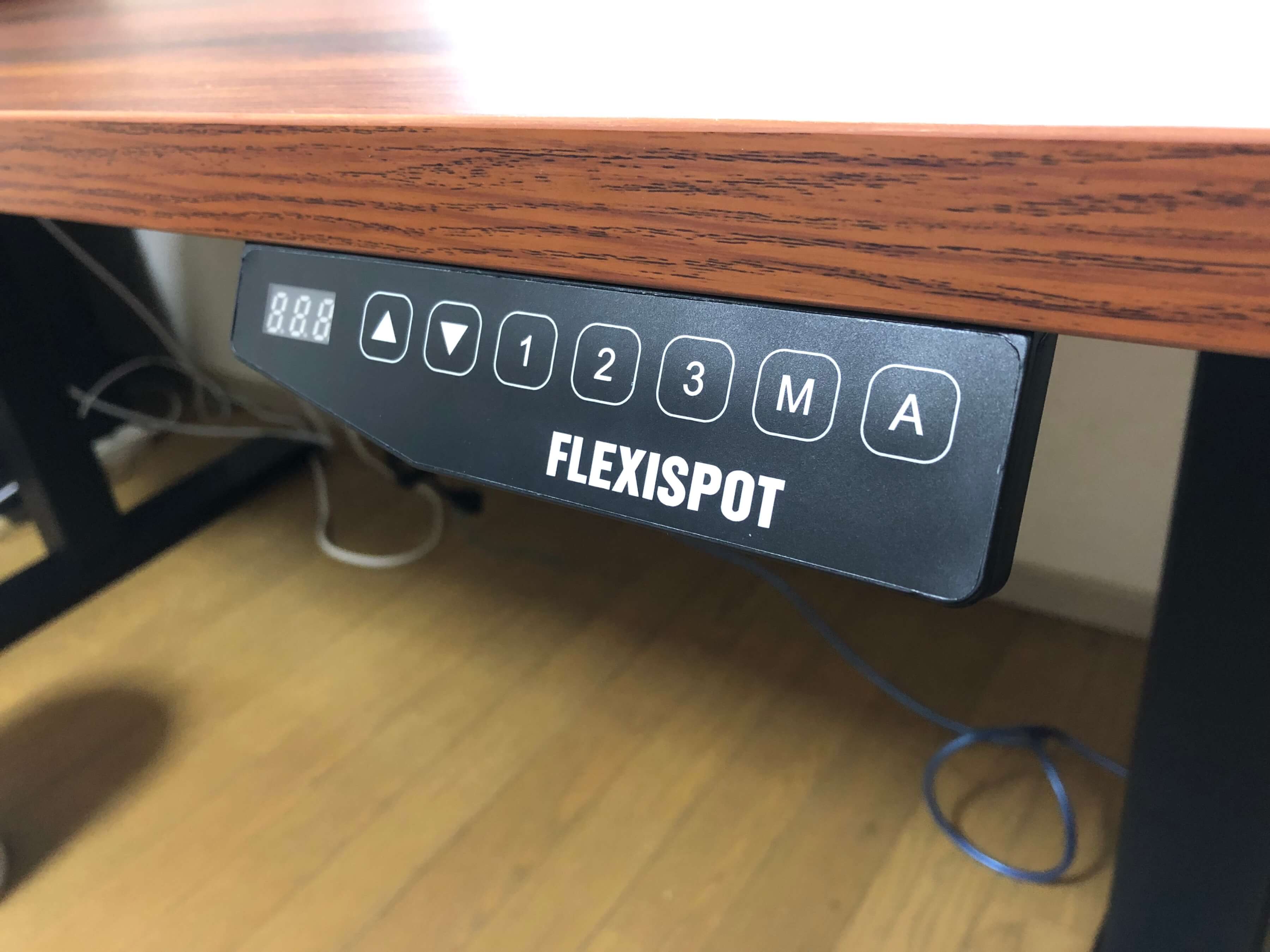 FLEXISPOTの電動昇降デスクで心身ともに作業効率が爆上げするの全員にオススメしたい | KOTOBAKO - コトバコ